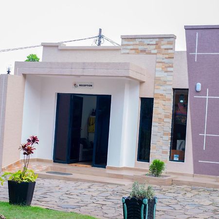 روهينجيري Isange Paradise Resort المظهر الخارجي الصورة