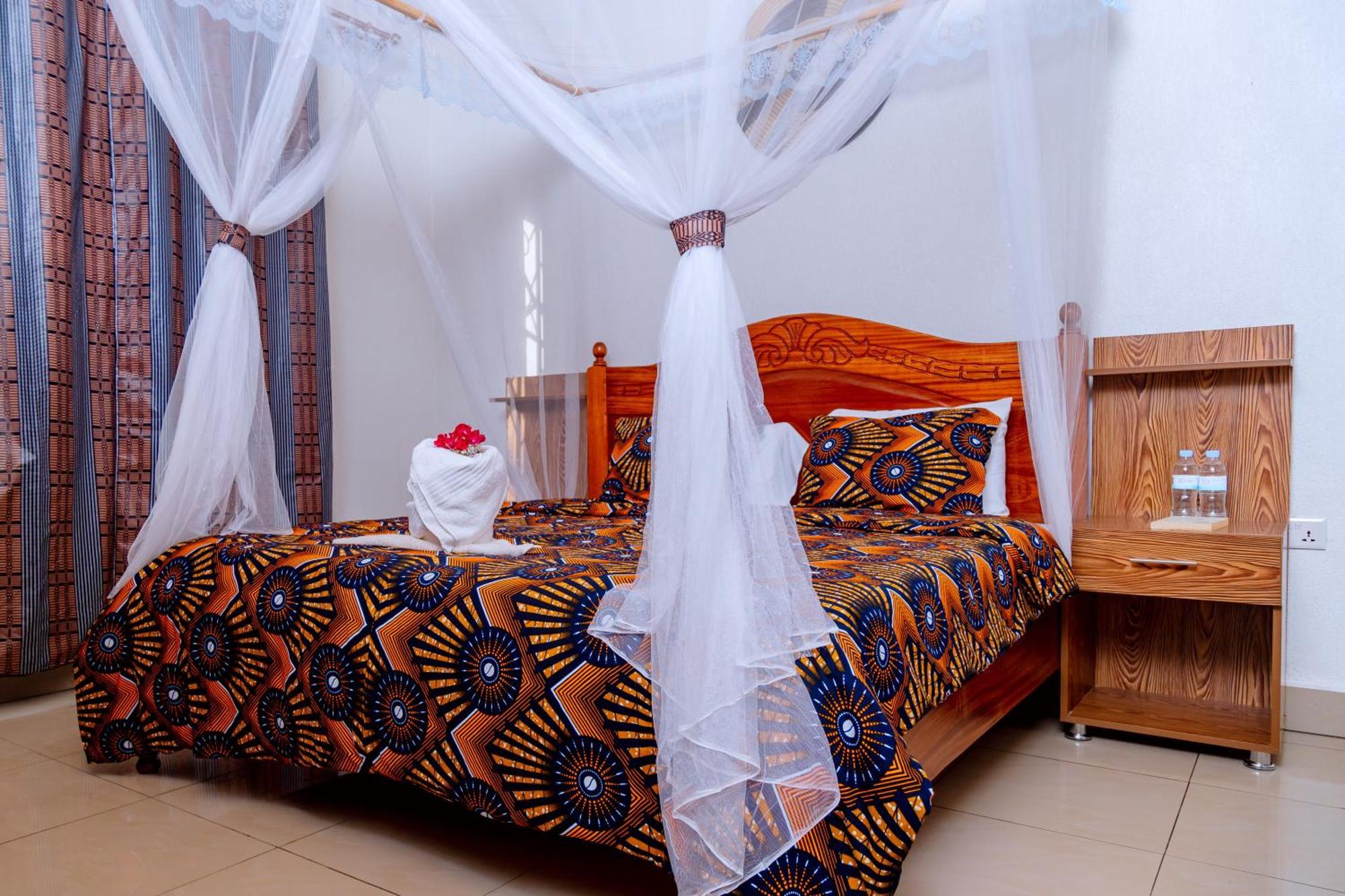 روهينجيري Isange Paradise Resort المظهر الخارجي الصورة
